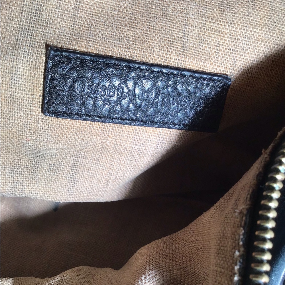 Fendi seller is leather bag - Picture 9 of 12